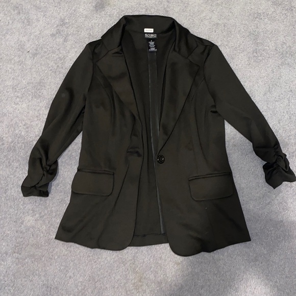 Blazer - Picture 1 of 1